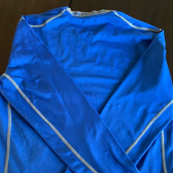 Men’s Nike Pro Combat Hyperwarm Long Sleeve (M) - Picture 2 of 2